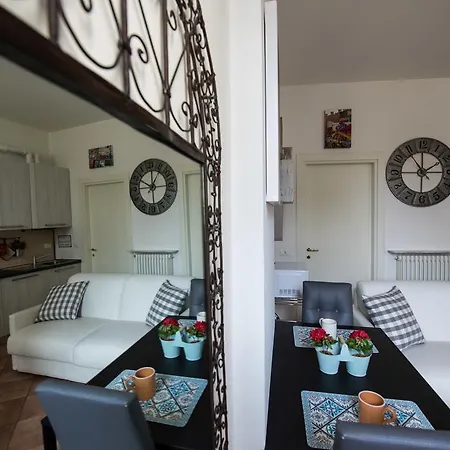Apartament Alice Como